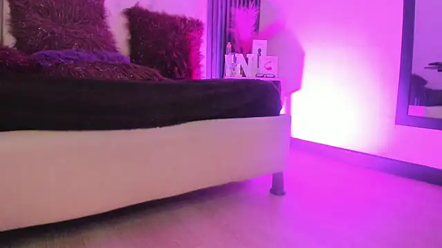 NahomyCarther live cam on StripChat