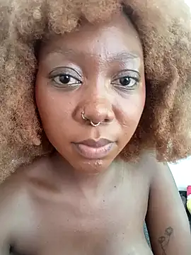 SpicyMackenzie22 webcam