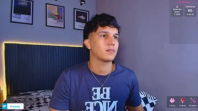 Leo_Savage_ webcam