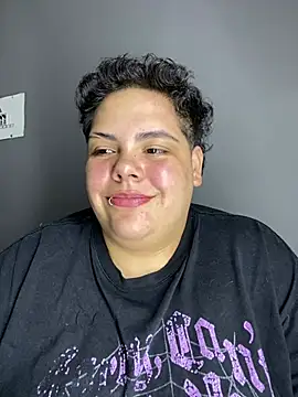Hailey_Curvy webcam