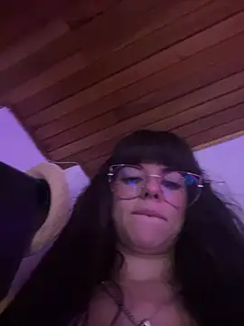 VioletaSubmissive live webcam show