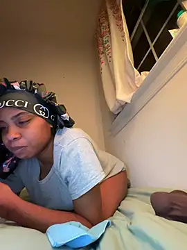 TheRealOshunQueen live webcam show