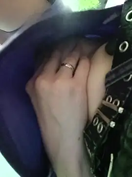 Frost_foxy live cam on StripChat