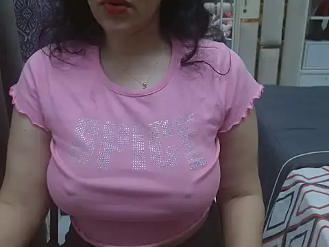 Lovelywife786 live webcam show