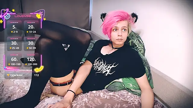 Littlepinkcat live webcam show