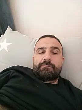 ivat80 live cam on StripChat