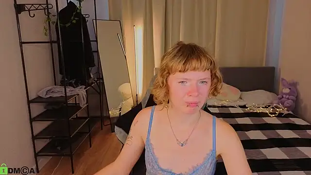 violetdesiree's live room