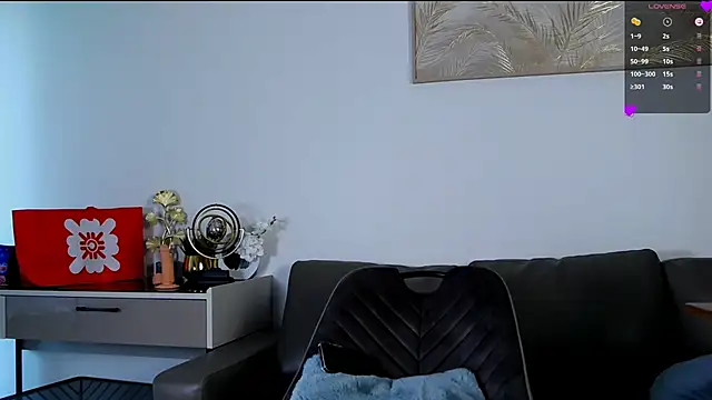 MinaGloww webcam