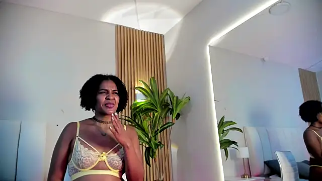 paradissela__ webcam