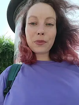 frost_foxy - Frost_foxy's free webcam - UK Sex Cams