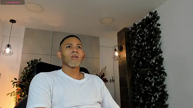 B_Wild live cam on StripChat
