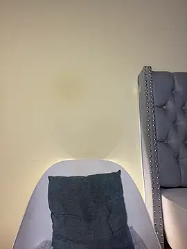kiarapretty (F milf) - Undress me, give me pleasure