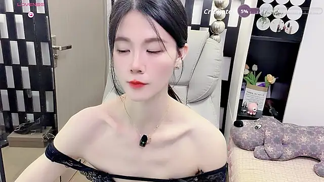 Yueyue-MM live webcam show