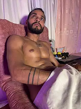 bigblack0111 live webcam show
