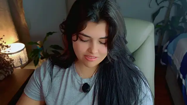 Nannicutee live webcam show