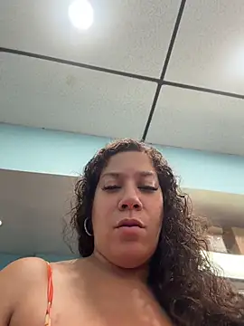 Bigbuttbrooklynn's cam show statistics and live stream