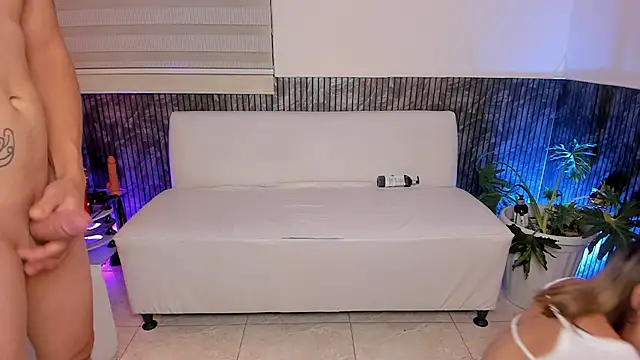 Revenge_girls webcam