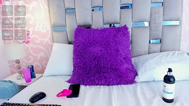 Annie-Vanegas webcam