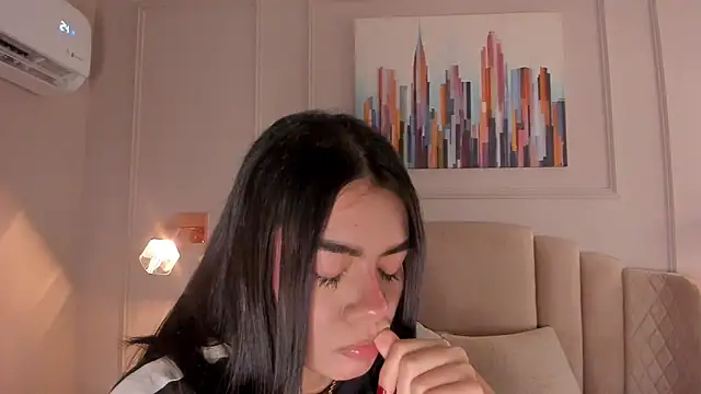 mia_kisses2 live cam on StripChat