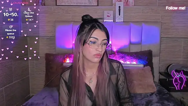 mia_devine_ live cam on StripChat