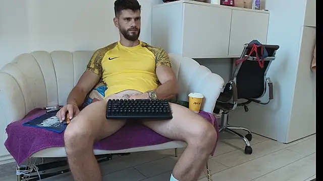 maurotwin (Ask my age) - huge cum on my chest
