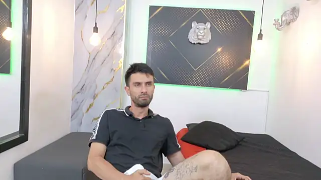 KingOfTemptation live cam on StripChat