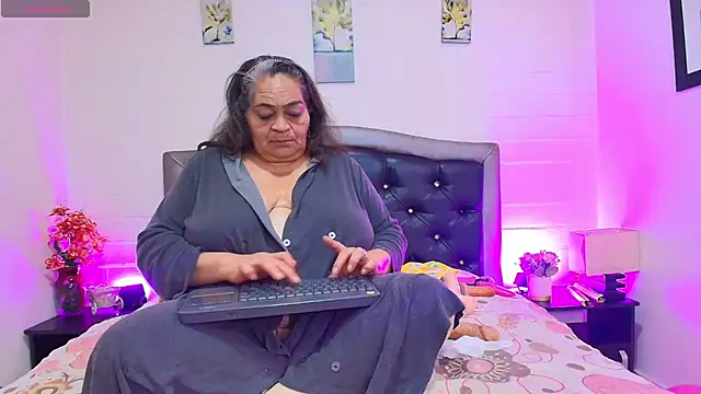 QueenMatturex webcam