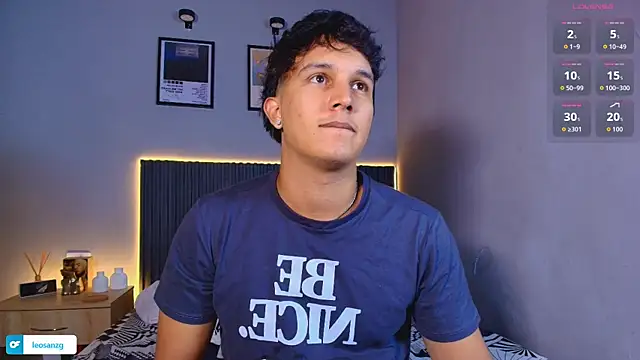 Leo_Savage_ webcam