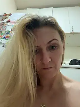 secret_ladyx (F milf) - Fingering pussy