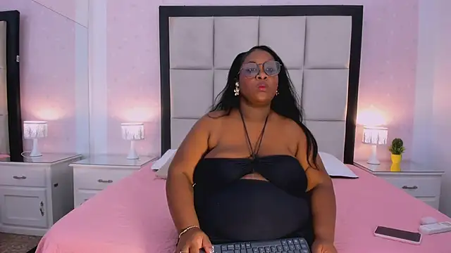 TreisyVixen webcam
