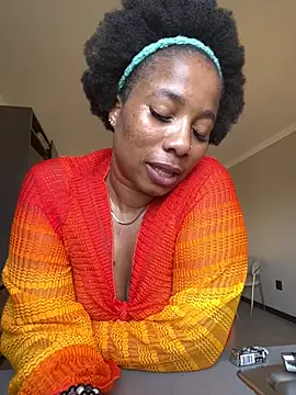 CurvyDesire1