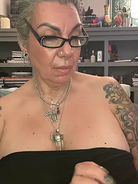 dieseldame1313 webcam