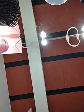 Mia_Collings1 webcam