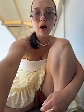 lunamood (F young) - take off your top