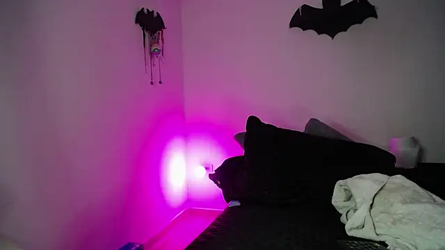 liluciana - LiLuciana's free webcam - UK Sex Cams