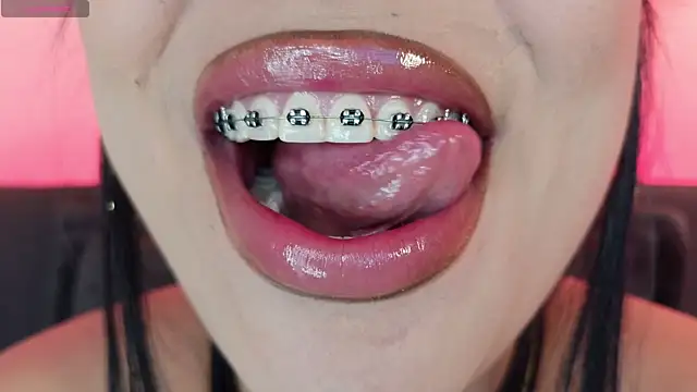 mia_roux1 webcam