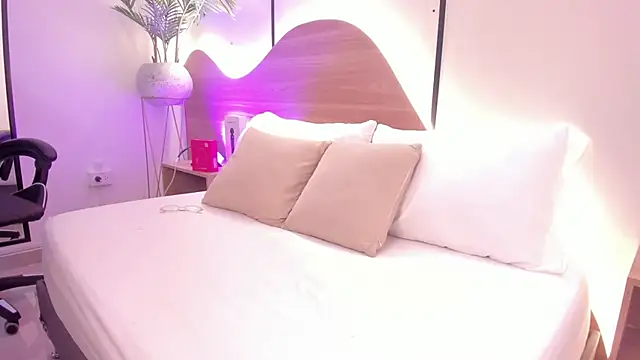 ariadna_boneville webcam