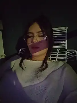 Mia_Collings1 webcam