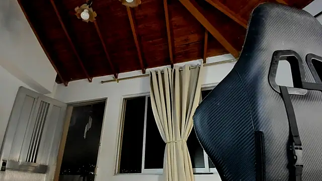 IsaFontanna live cam