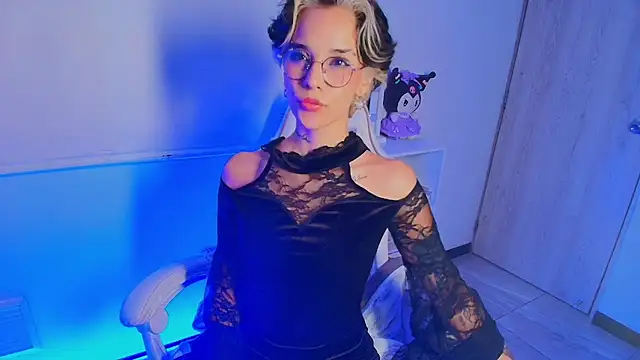 Giaa_Moretii live cam on StripChat