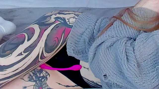 mimi_fox live cam on StripChat
