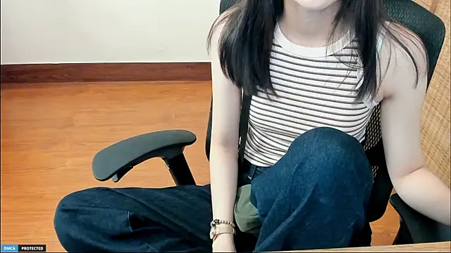 IIllIlll live cam on StripChat
