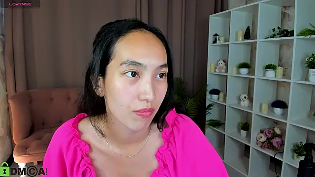 FlirtyAura live cam on StripChat