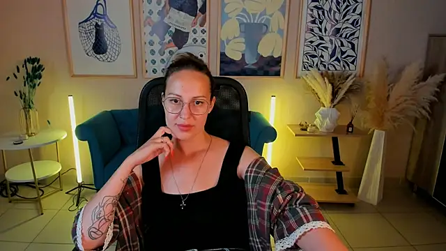 Charlotte_Hudson webcam