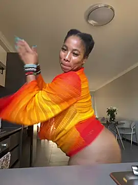 CurvyDesire1 webcam