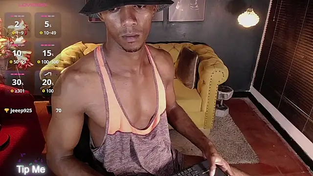 blackbignude webcam