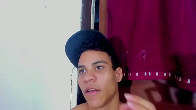 BOYS_IN_THE_EMPIRE webcam