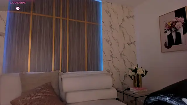 IsabellaAllen webcam