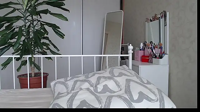 ShyEvaa webcam