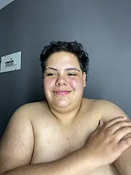 Hailey_Curvy webcam